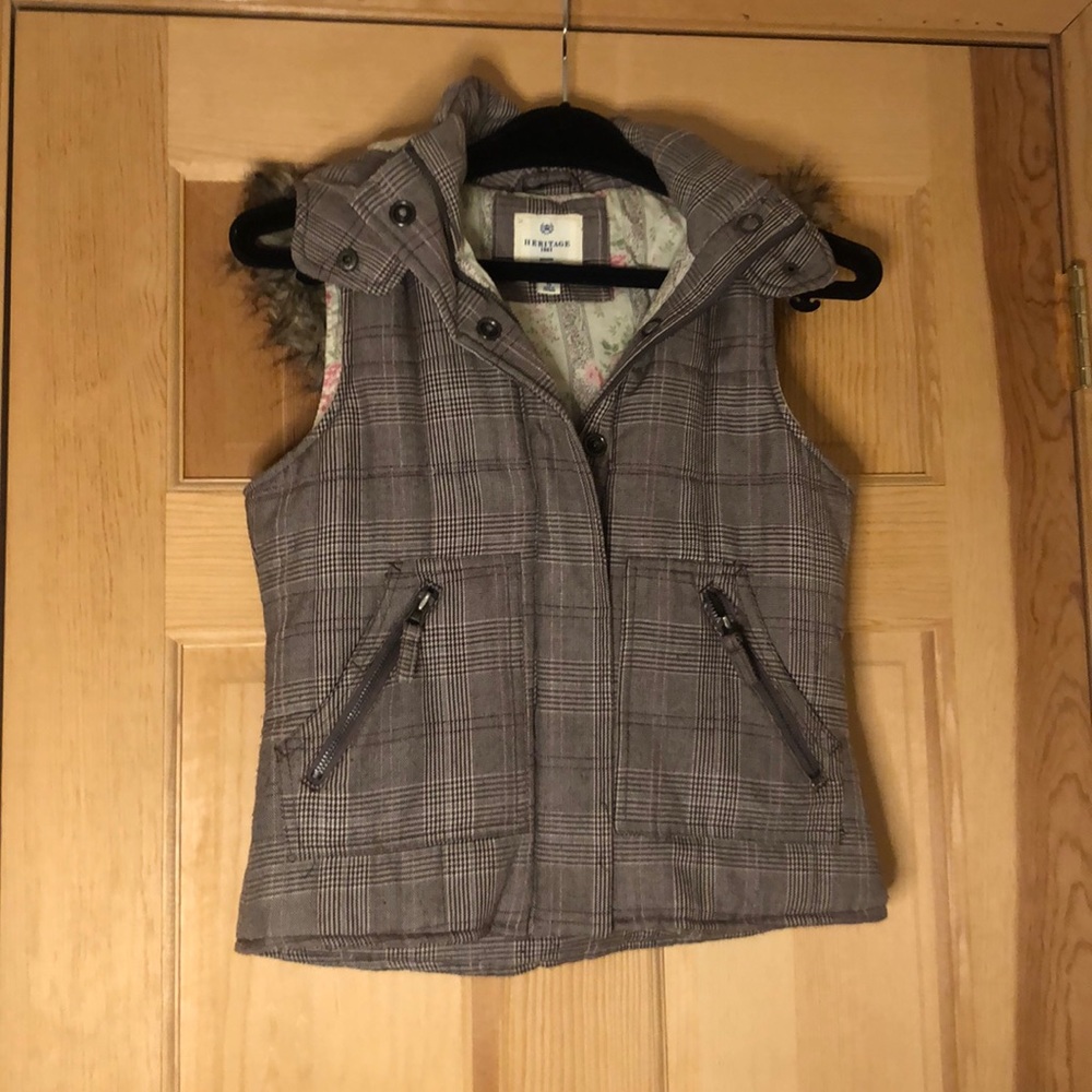 Heritage 1981 brown and floral furry vest